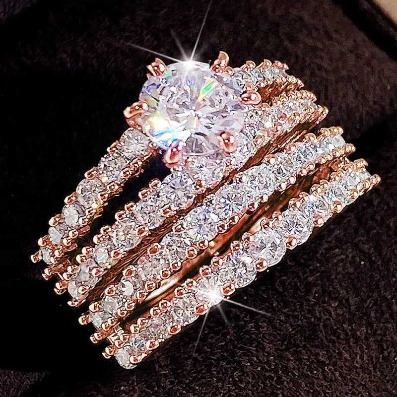 Huitan Sparkling 2Pcs set of cubic zirconia rings suitable for womens weddings engagements fashion jewelry luxury fashion wholesale of womens rings W2
