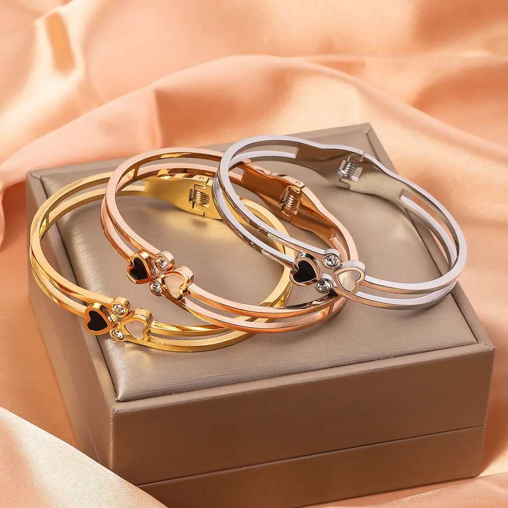 Fashionable Peach Heart Stainless Steel Bracelet Non Fading Womens Exquisite Spring Opening Bangle Birthday Party GiftX240925