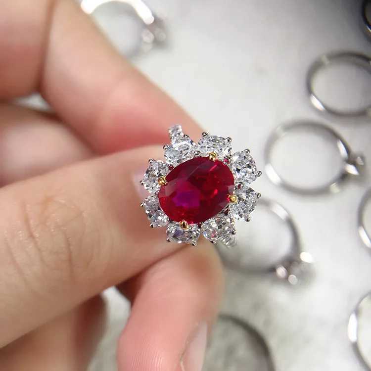 PT950 womens platinum ring egg shaped 2-carat pigeon blood ruby and blue diamond girlfriend platinum ring W240925