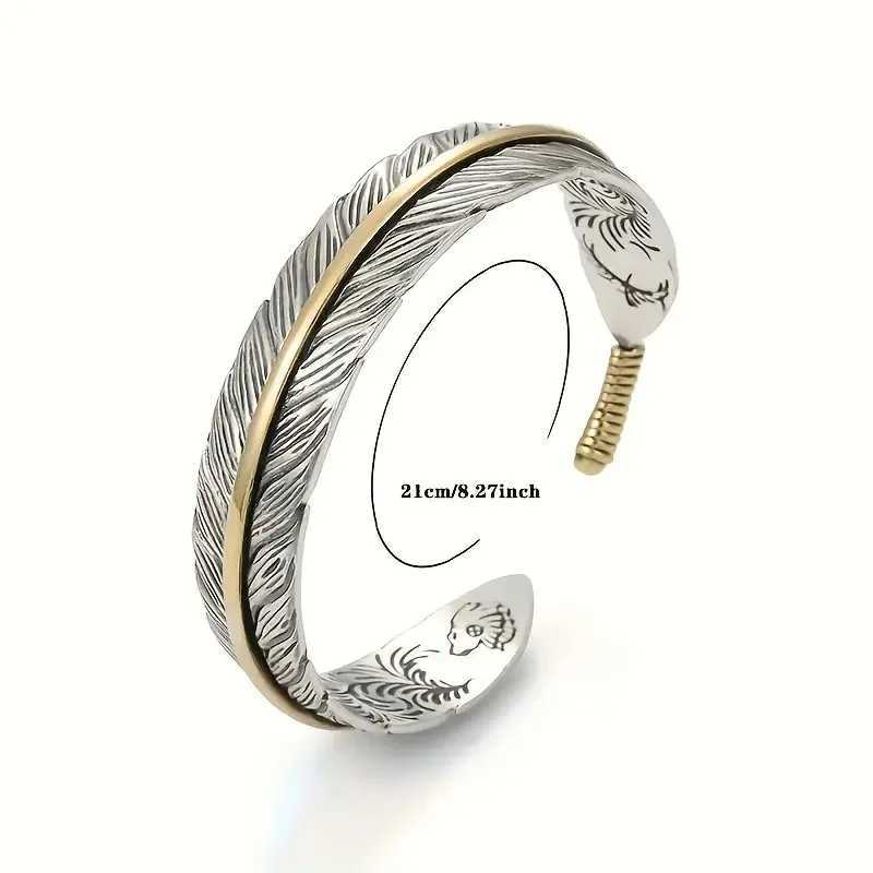 Vintage Carved Pattern Feather Bangle Bracelet Creative Design Opening Adjustable Men and Womens ModelsX240925