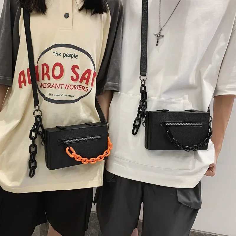 Small WOMen Men ShoULder Messenger Bags Fi Chain Pu Leather Student Crossbody Bag for Teenager Unisex Phe Handbags Z240924