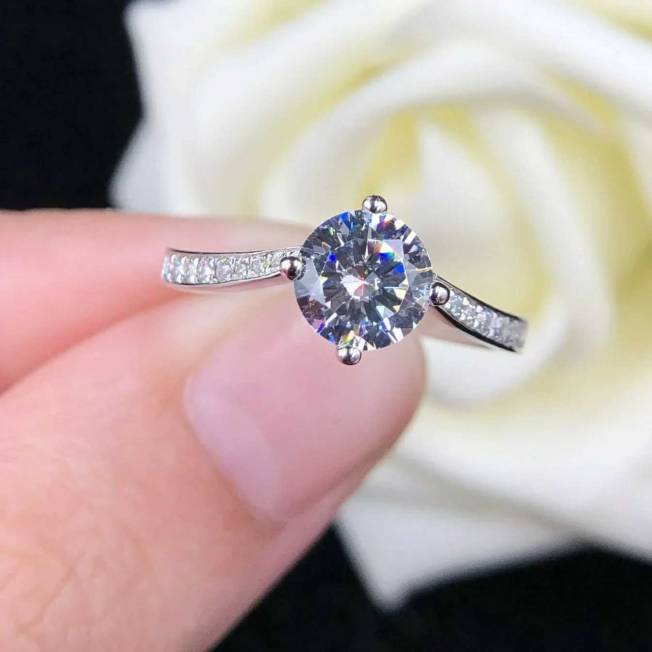 Solid 14K white gold AU585 white gold PT950 fashionable Mozambique diamond ring 18K gold 1-carat recommended ring W240925