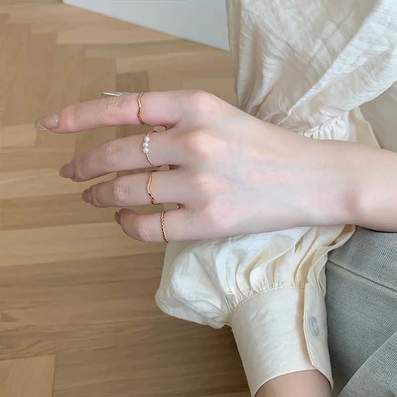 Bohemian Gold Heart Ring Set for Women Retro Geometric Cross Pearl Butterfly Finger Ring Womens Fashion Jewelry Gift W240925