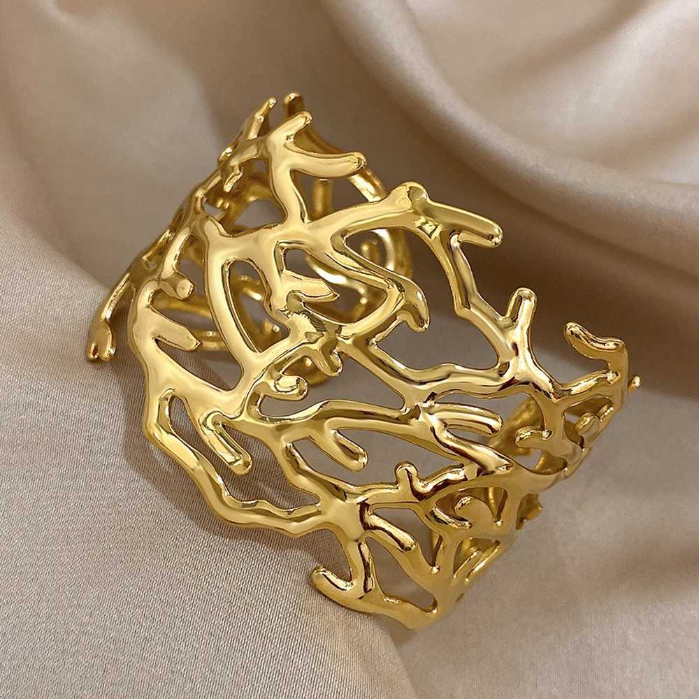 Vintage Personality Coral Stainless Steel Open Bangles Hollow Wrap Wide Cuff Bracelet for Women Bohemia Summer Wrist JewelryX240925