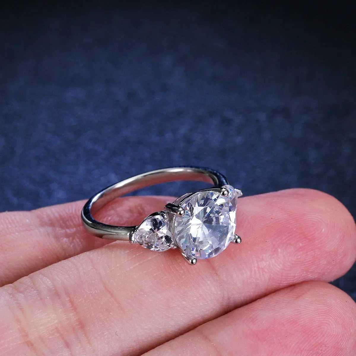 Platinum PT950 Classic Four Claw Ring 3-carat Moissanite Diamond Ring Womens Heart Diamond Ring Womens Pigeon Egg Jewelry W240925