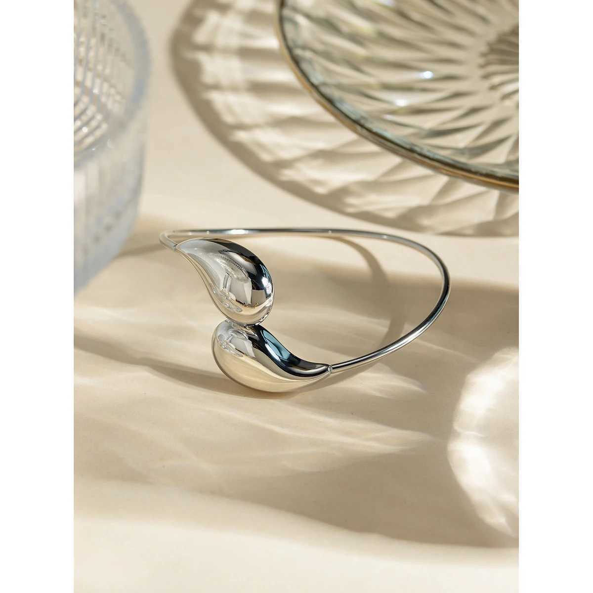 18K Gold Plated Elegant Geometric Stainless Steel Water-Drop Shaped Open Bracelet Women Personalized Texture Jewelry GiftX240925