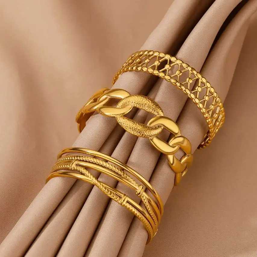New In Stainless Steel Bangles for Women Luxury Gold Color Geometric Open Cuff Bracelet femme Vintage Wedding Jewelry GiftX240925