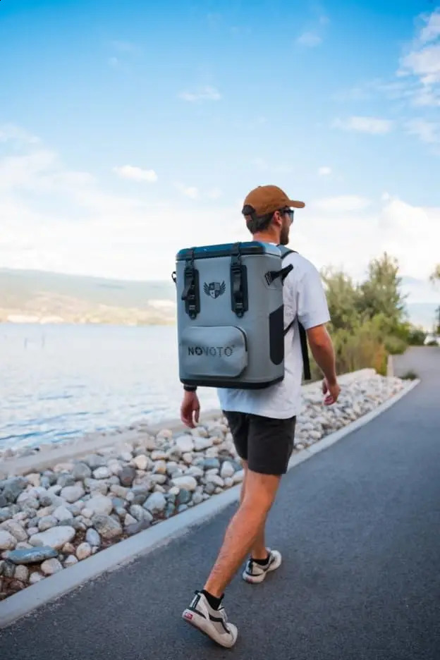 Male and female insulated soft cooler bag beach waterproof side 240724