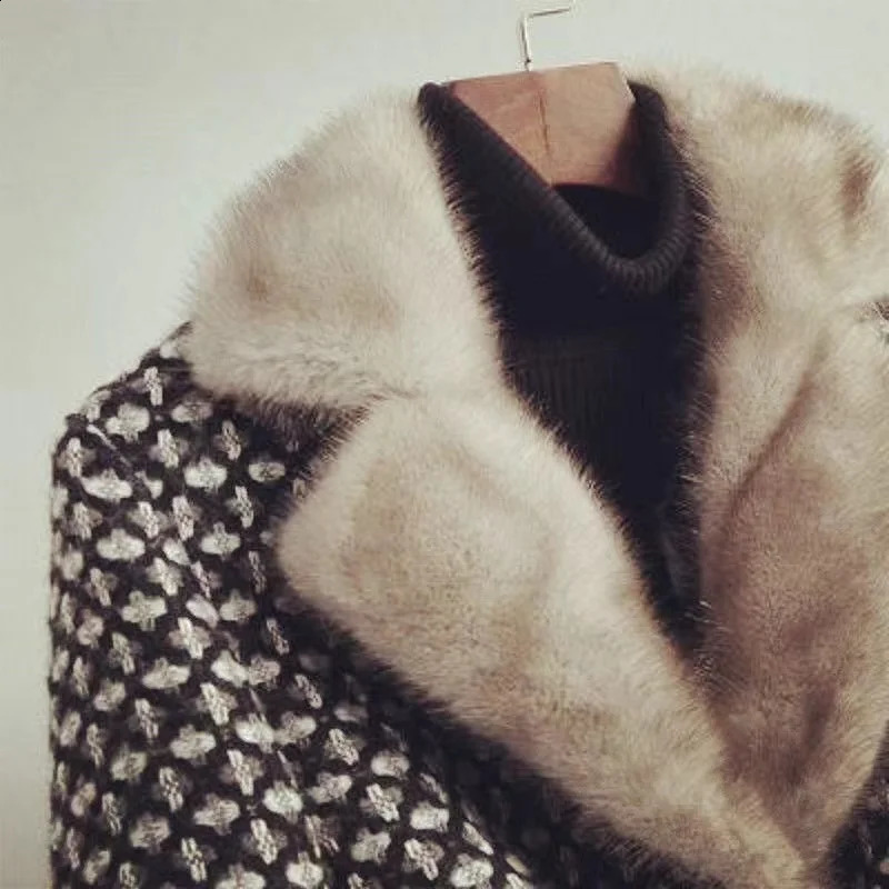 Wool coat womens coat autumn and winter ultra-thin tweed long park coat fashionable with belt to keep women warm 240925