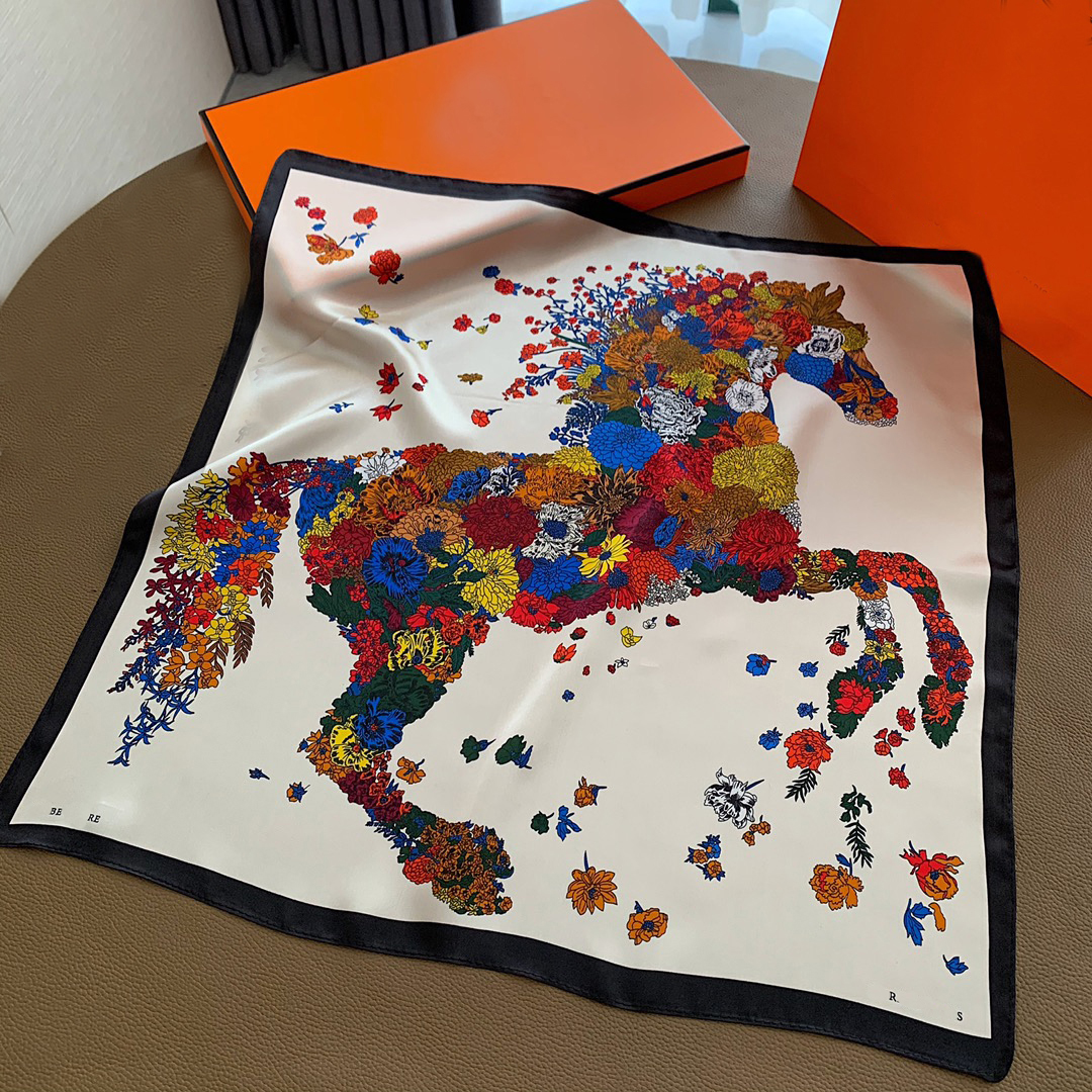 Autumn Fashion Love Designer Scarf Design Romantic Gift for Women Scarf Classic Style Accessories