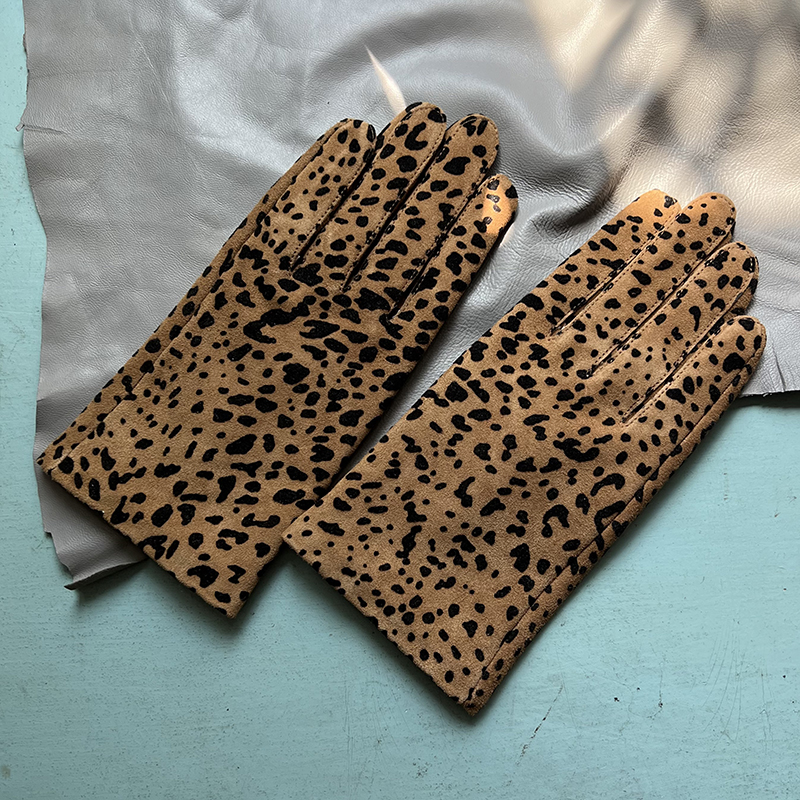Suede leather gloves women's short leopard print leather gloves men's same style driving motorcycle gloves Spring and autumn gloves
