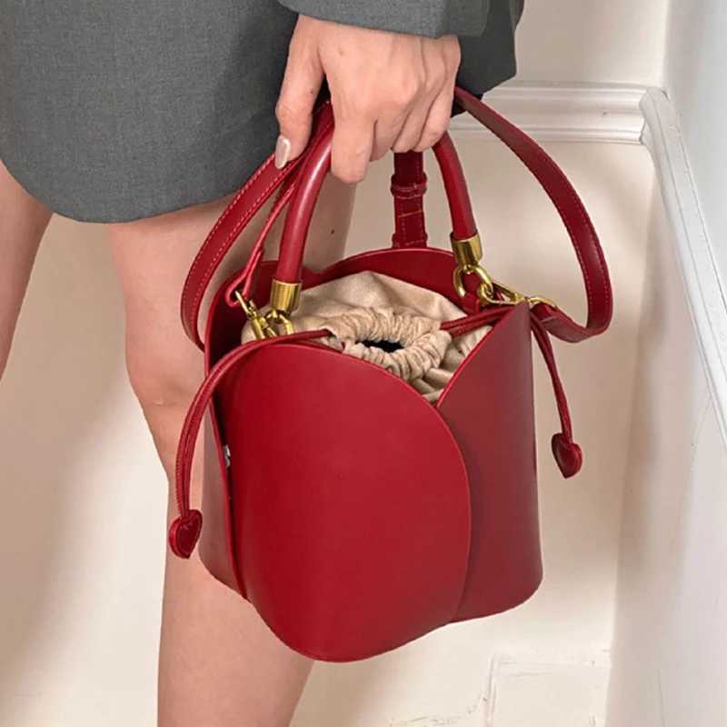 Retro Women Bag Versatile Shoulder Bag New Popular Bucket Bag Crossbody Bag Women Handbag M240925