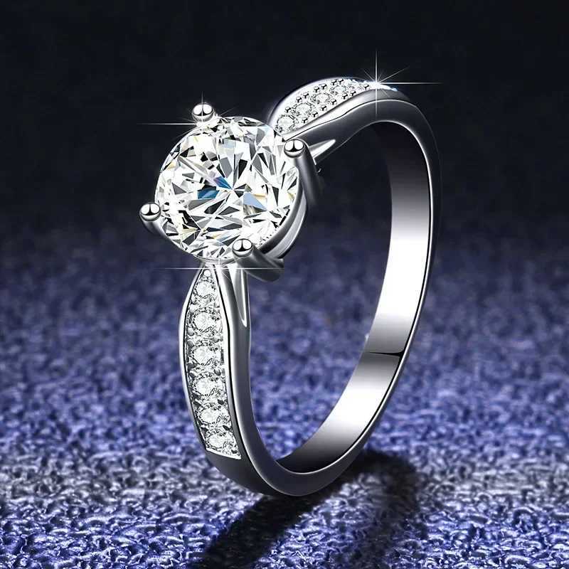 Solid PT950 Platinum Ring 1 CT Moissanite Diamond Ring Luxury Wedding Band Exquisite Jewelry Womens Gift Accessories W240925
