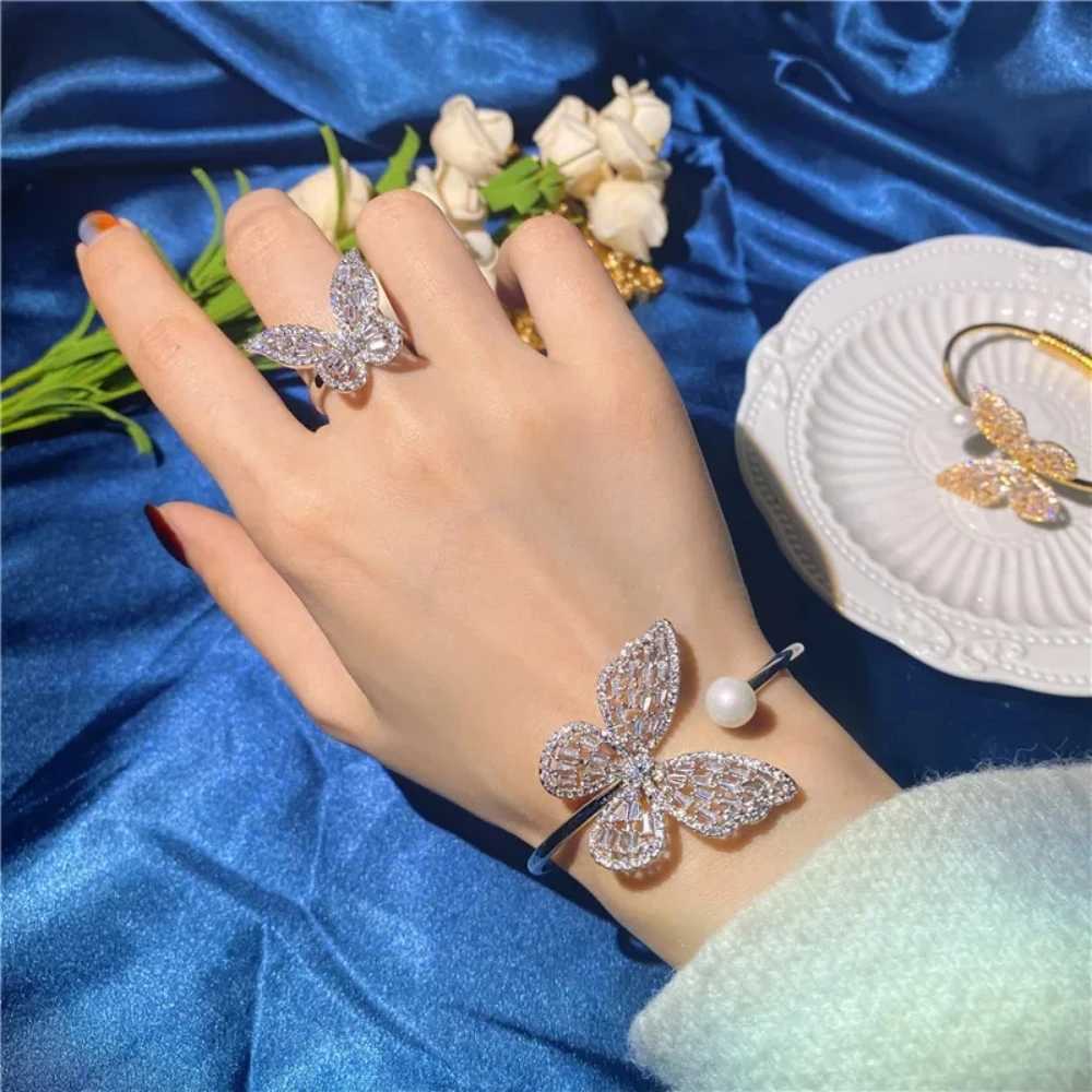 Delicate Crystal Butterfly Cuff Bangle Gold And Silver Color Adjustable Opening Bracelets Women Party Jewelry Accessories GiftX240925