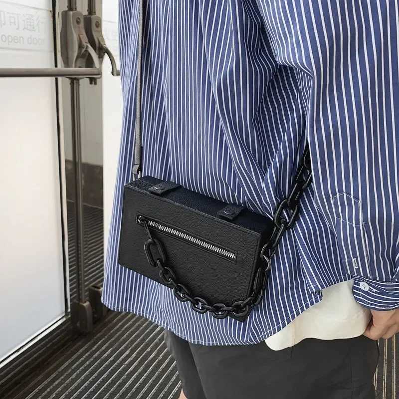 Small WOMen Men ShoULder Messenger Bags Fi Chain Pu Leather Student Crossbody Bag for Teenager Unisex Phe Handbags Z240924
