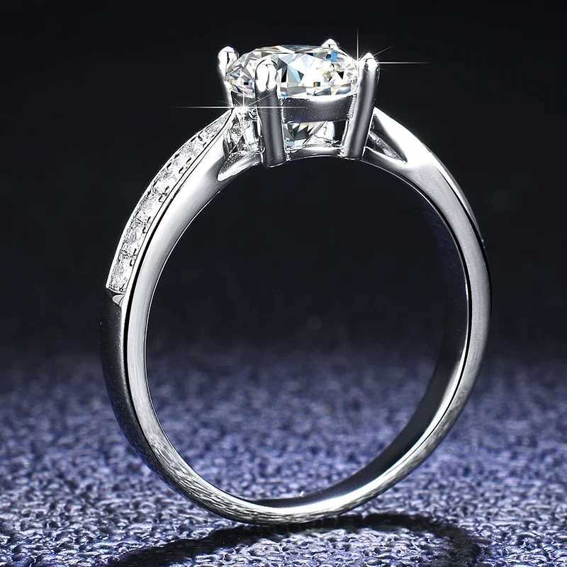 Solid PT950 Platinum Ring 1 CT Moissanite Diamond Ring Luxury Wedding Band Exquisite Jewelry Womens Gift Accessories W240925
