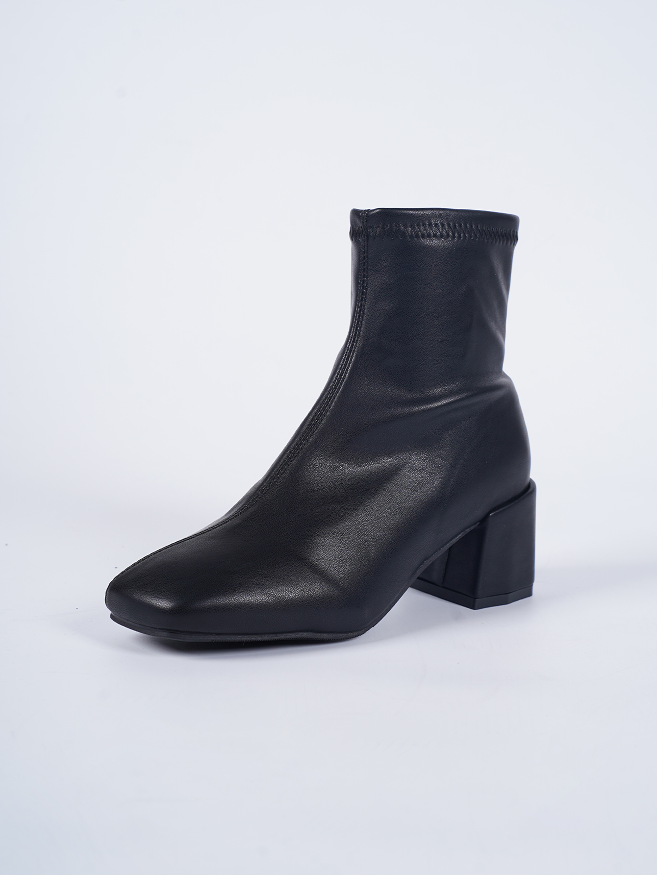 Versatile Women's Knee-High & Short Boots Perfect Footwear Options