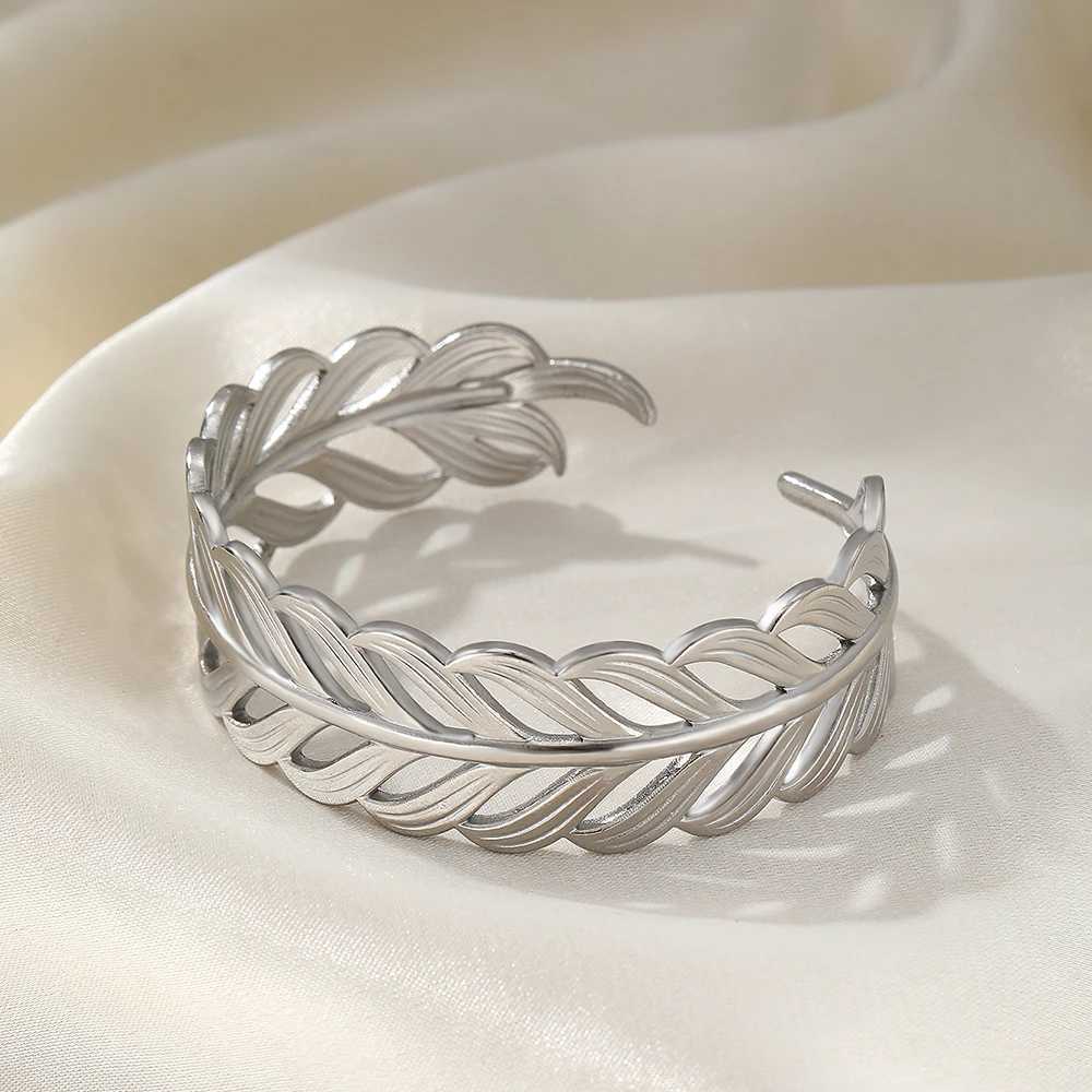 Stainless steel bracelet European and American fashion hollow leaves open adjustable bracelet For Women Jewelry daily wearX240925
