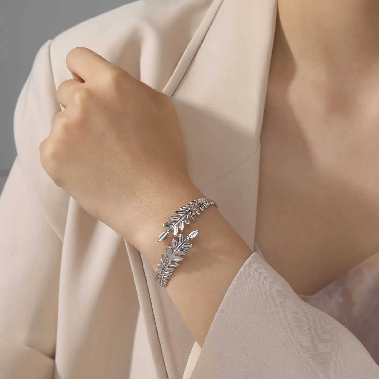 Amaxer Stainless Steel Olive Leaves Branch Bracelet for Women Girl Exquisite Bangles Christmas Valentines Day Jewelry GiftX240925