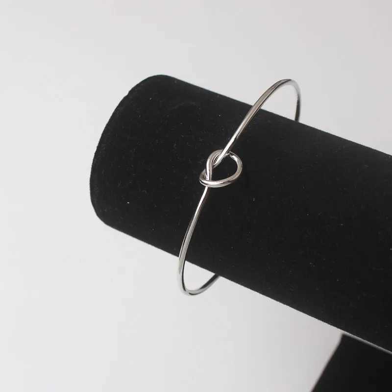 New Open Cuff Womens Bangles Gold Color Kont Design Bracelets on Hand Punk Personality Metal Bangles Hand Decoration WholesaleX240925