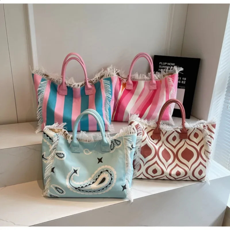 Patchwork canvas 2024 high-quality womens handbag large capacity fashionable casual shoulder bag soft handbag 240925