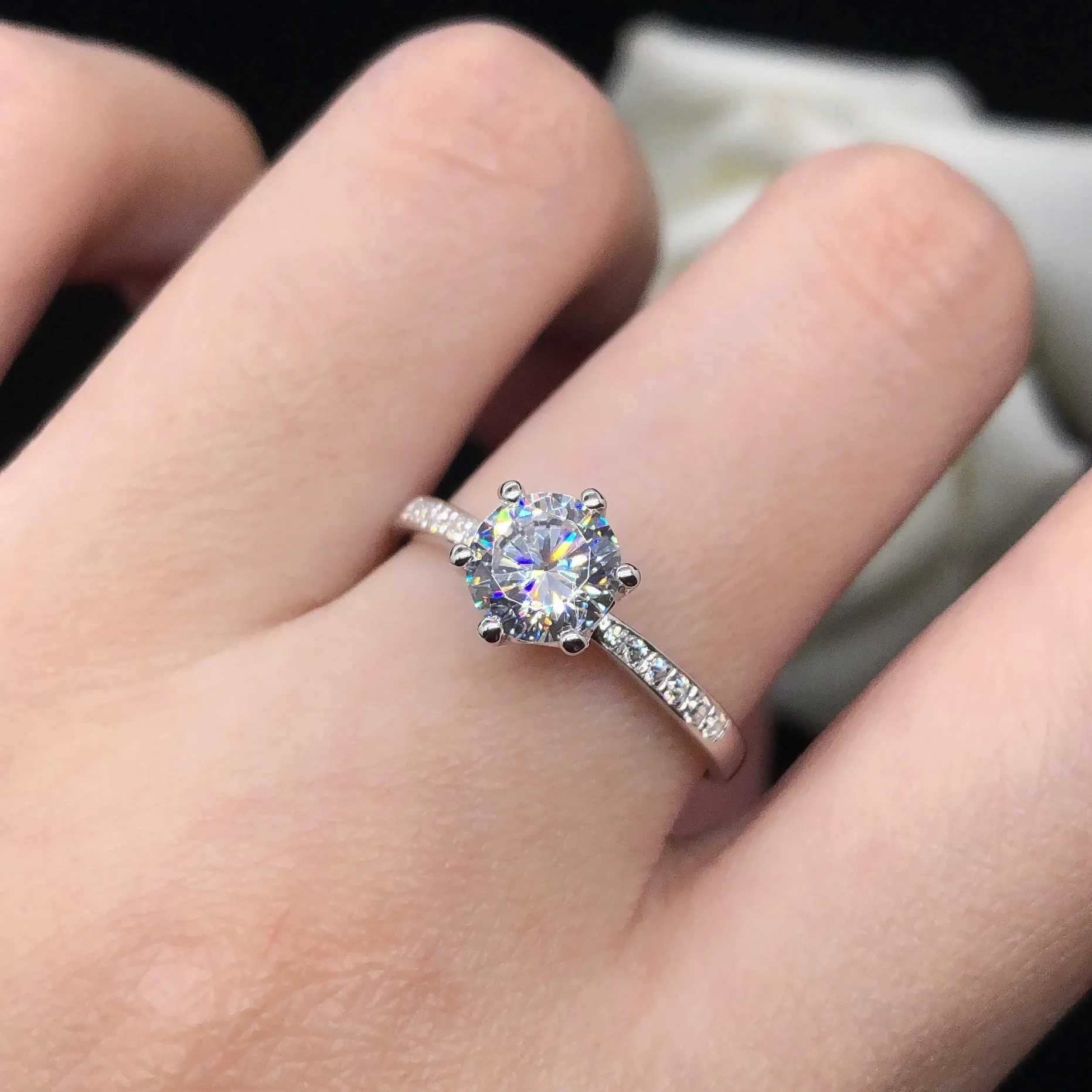 Solid White Gold PT950 14K White Gold Moissanite 18K Gold Ring Six Claw Ring Womens Wedding Ring Valentines Day Gift W240925
