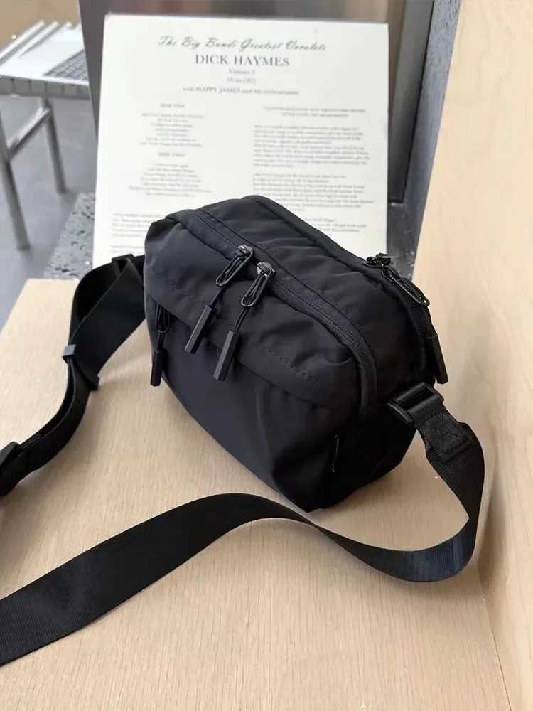 Causal Mens Travel Shoulder Bag INS Trend Waterproof Nylon Zipper Small Man Bag Square Crossbody Bags for Men Sacoche Homme Z240924