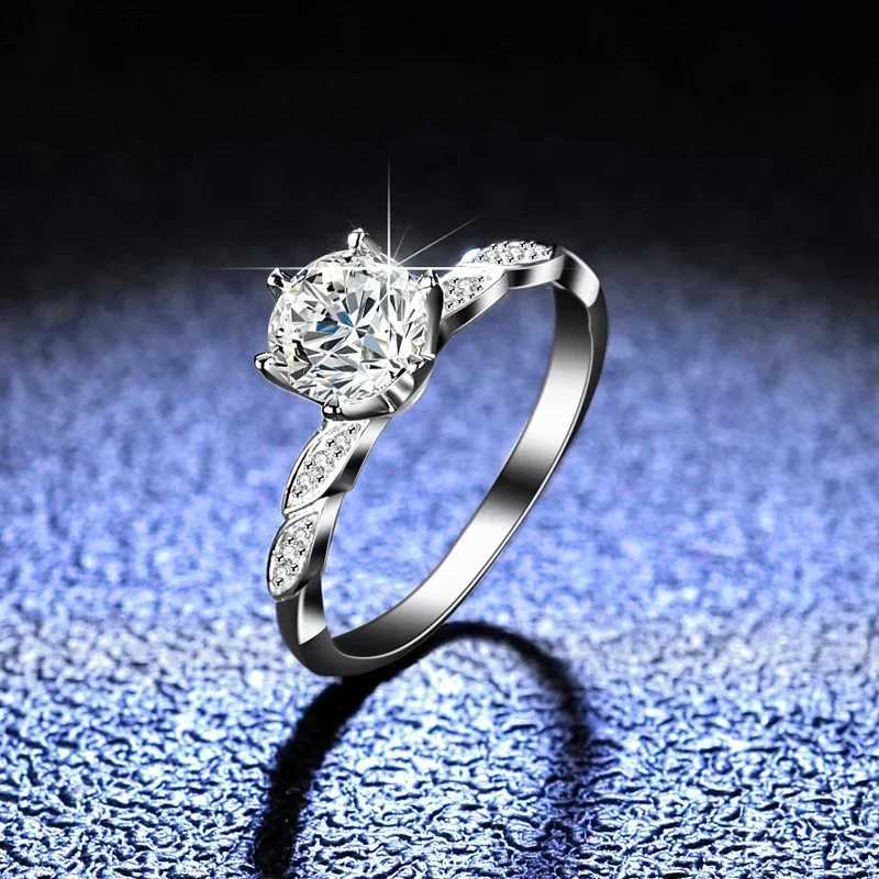 Gorgeous PT950 Platinum 1CT Moissanite Diamond Ring Elegant Female Bride Engagement Wedding Party Promise Jewelry Gifts W240925