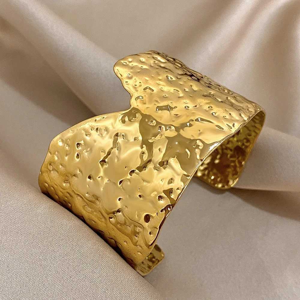 Irregular Wrinkle Texture Stainless Steel Bangle Bracelet for Women Hammered Chunky Gold Plated Open Bracelet Waterproof JewelryX240925