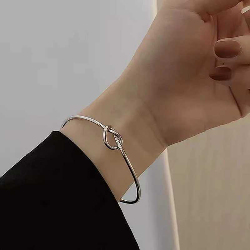Trendy Round Circular Open Knot Heart Cuff Bangle Bracelets For Women Elegant Gold Color Jewelry Noeud Armband PulseirasX240925