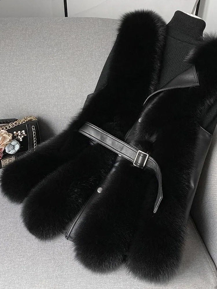 Fashionable expert made fur sleeveless jacket with a high-end feel fox fur V-neck vest autumn and winter street thick warm womens vest 240924
