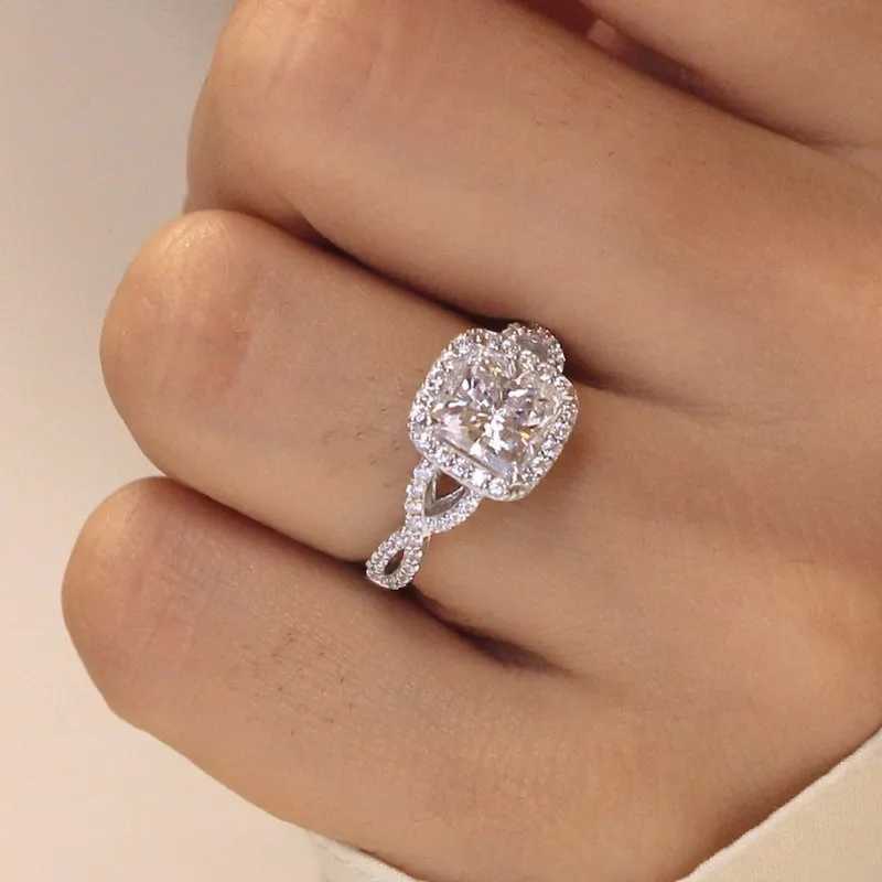 Huitan Temperment Womens Rings for Wedding Newly Designed Female Accessories Engagement Party Cubic Zirconia Statement Jewelry W240925