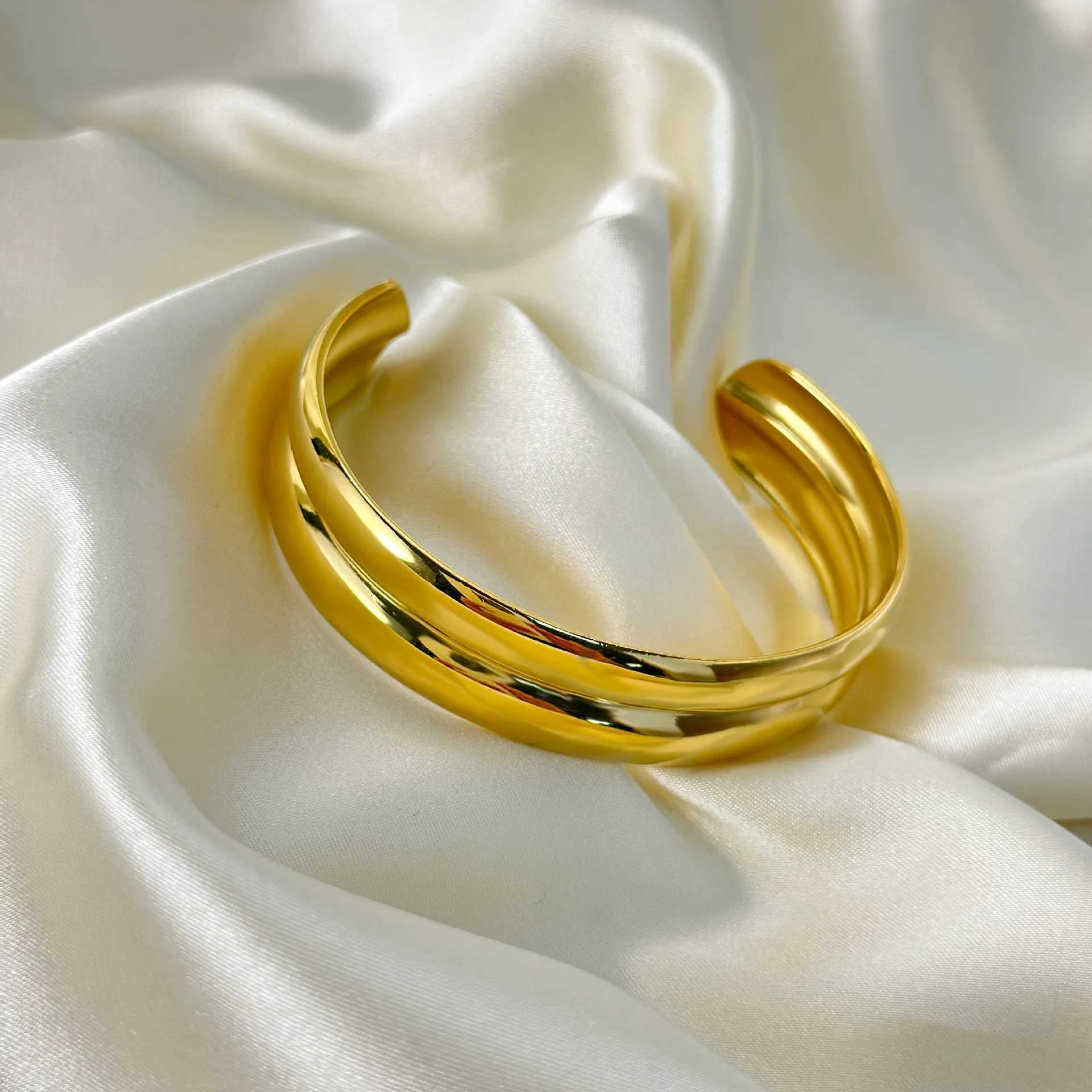 CARLIDANA Hammer Pattern Lava Surface Texture 18K Gold Plated Stainless Steel Waterproof Open Bracelet for Women JewelryX240925