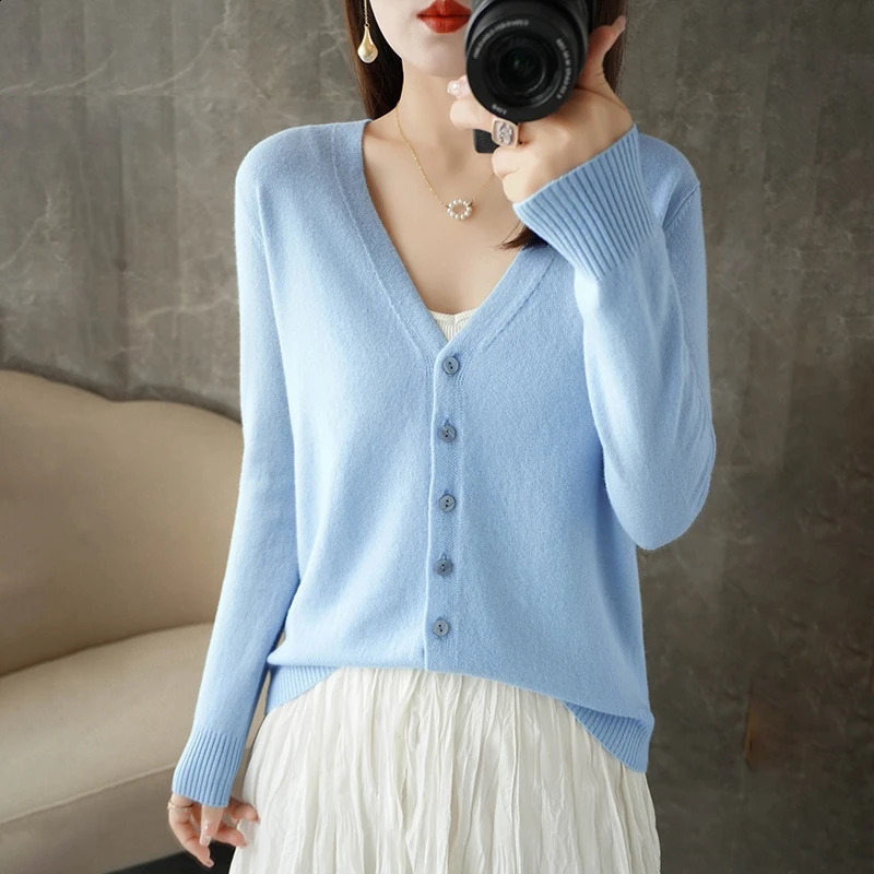 VNeck Temperament Small Fragrant Wind Women Loose Sweater All Coat Special Offer Cardigan ZHI D035 240914