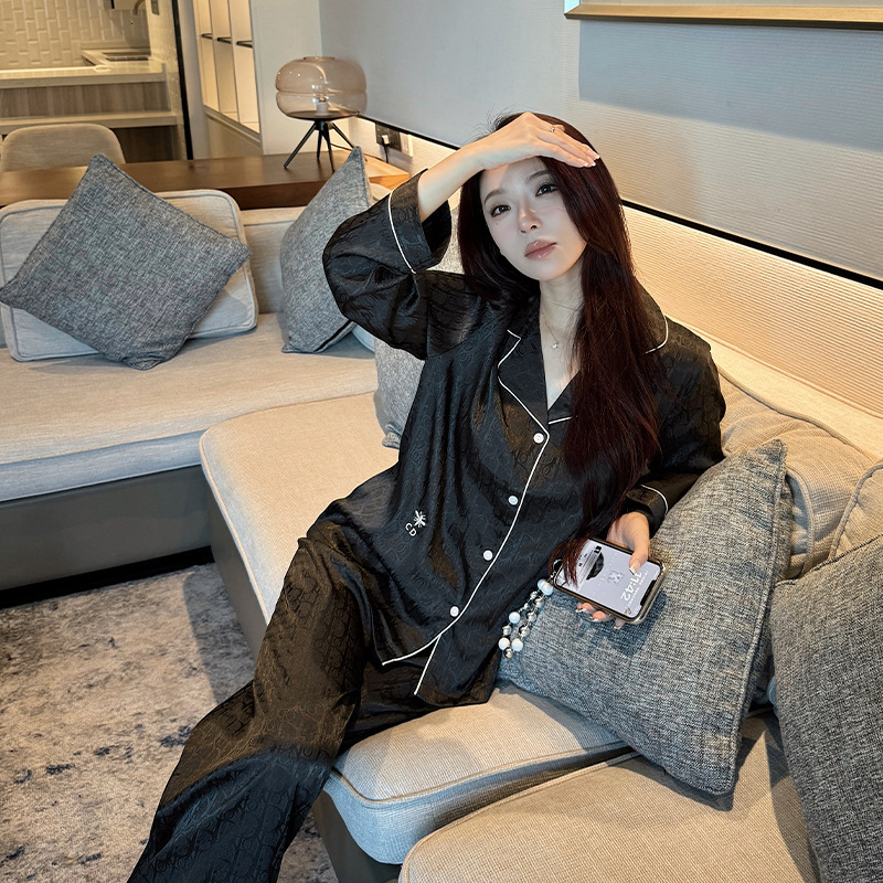2024 Autumn Highend Two Piece Long Sleeved Pant Jacquard Embroidery Set Women Sleepwear Fashion Seasonal Ins Style Pama