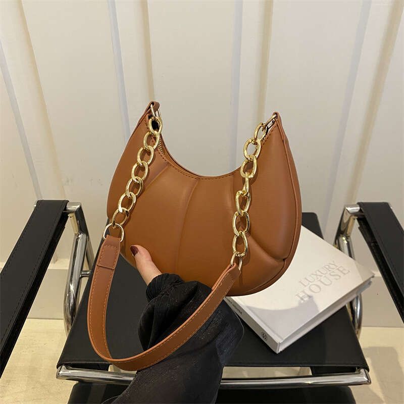 DHwanglijia Bags designer bag Simple Shell 2024 New Impression Solid Color w Casual Texture Fashion Handheld Single Shoulder Underarm Bag
