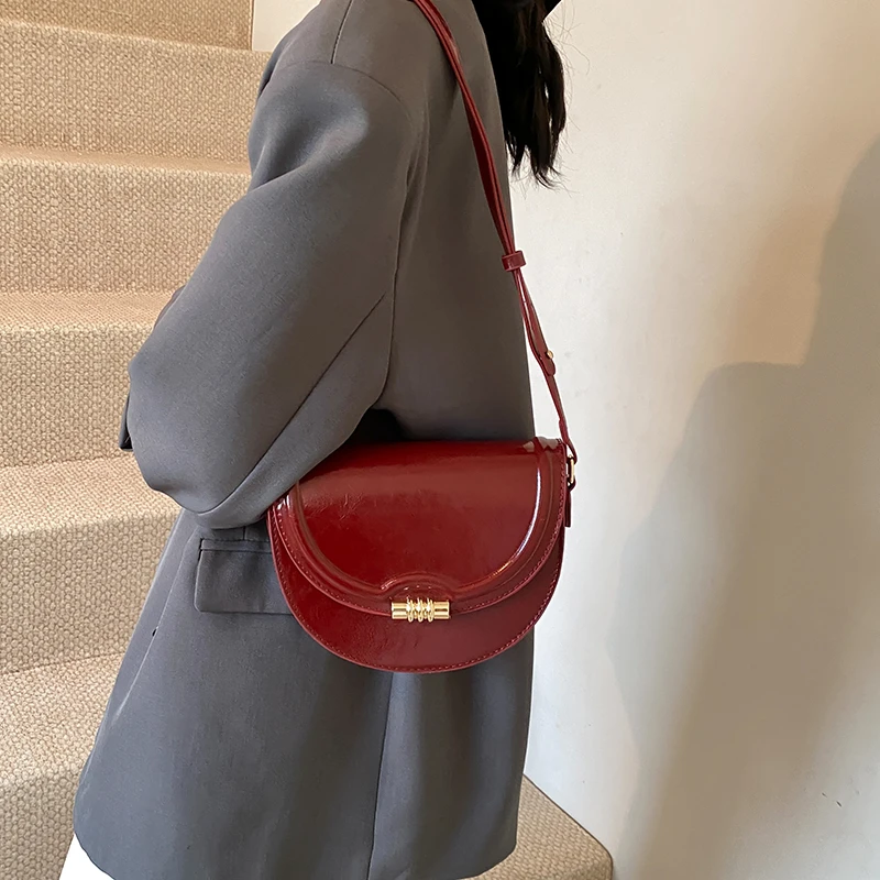 Classic Burgundy Women Crossbody Bag Vintage Solid TLXT Color Flap Bag Designer Shoulder Bags Female Daily Commuter