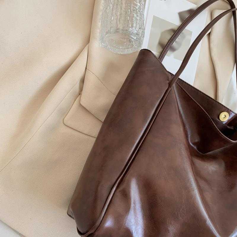 CMM Tote Bag Womens Bag New Autumn and Winter Japan and South Korea Large Capacity Soft Leather Shoulder Bag Leisure Portable Bucket Bag