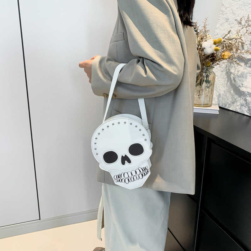Personalized Fashion Trendy Cool Small Round Bag Casual Versatile Halloween Internet Celebrity Single Shoulder Crossbody Bag for Women 240915