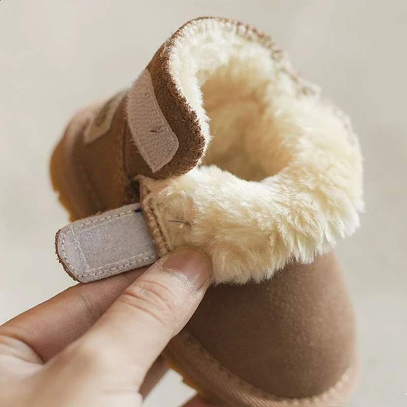 Winter Baby Snow Boots Warm Plush Leather Childrens Shoes Fashion Boys and Girls Non slip Rubber Sole Sports 240925