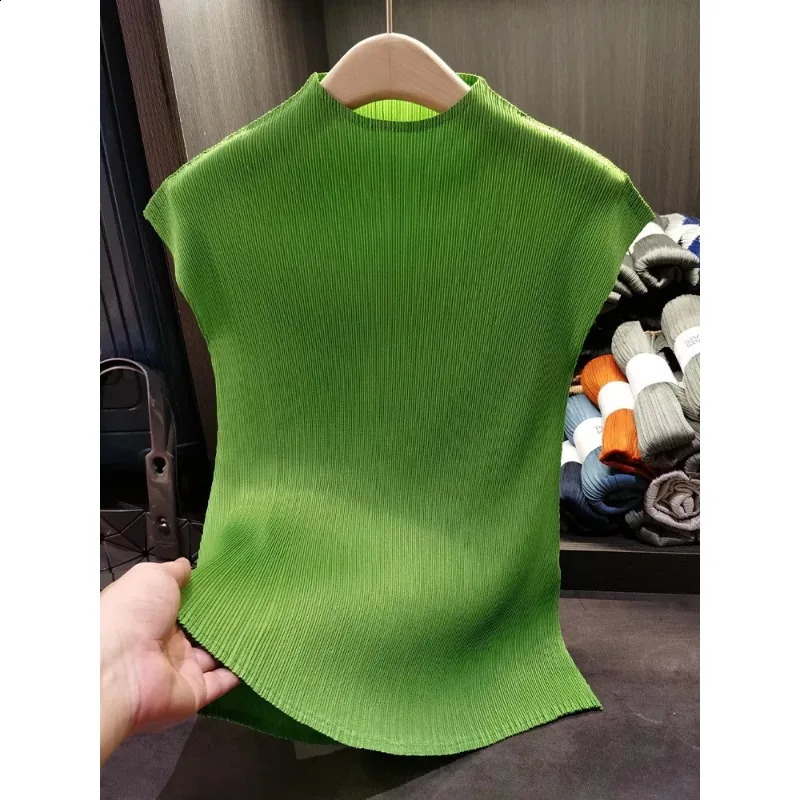 Miyake Versatile Classic Simple Solid Color Stand Up Collar Pleated Top Women Slim Short Sleeve Miyake T-shirt Summer 2024 240925