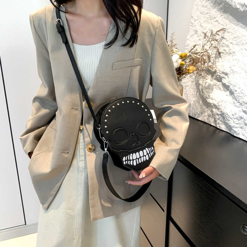 Personalized Fashion Trendy Cool Small Round Bag Casual Versatile Halloween Internet Celebrity Single Shoulder Crossbody Bag for Women 240915