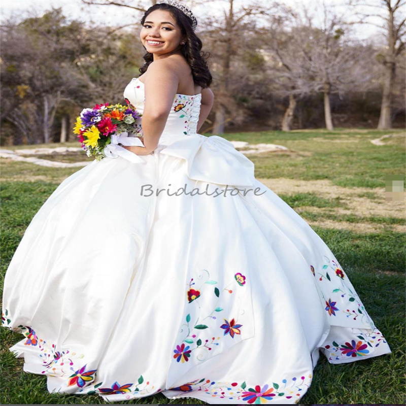 Elegant Mexican White Wedding Dresses With Embroidery Plus Size Sweetheart Satin Country Bride Dress With Bow Lace Up Civil Gothic Bridal Gowns Vestid