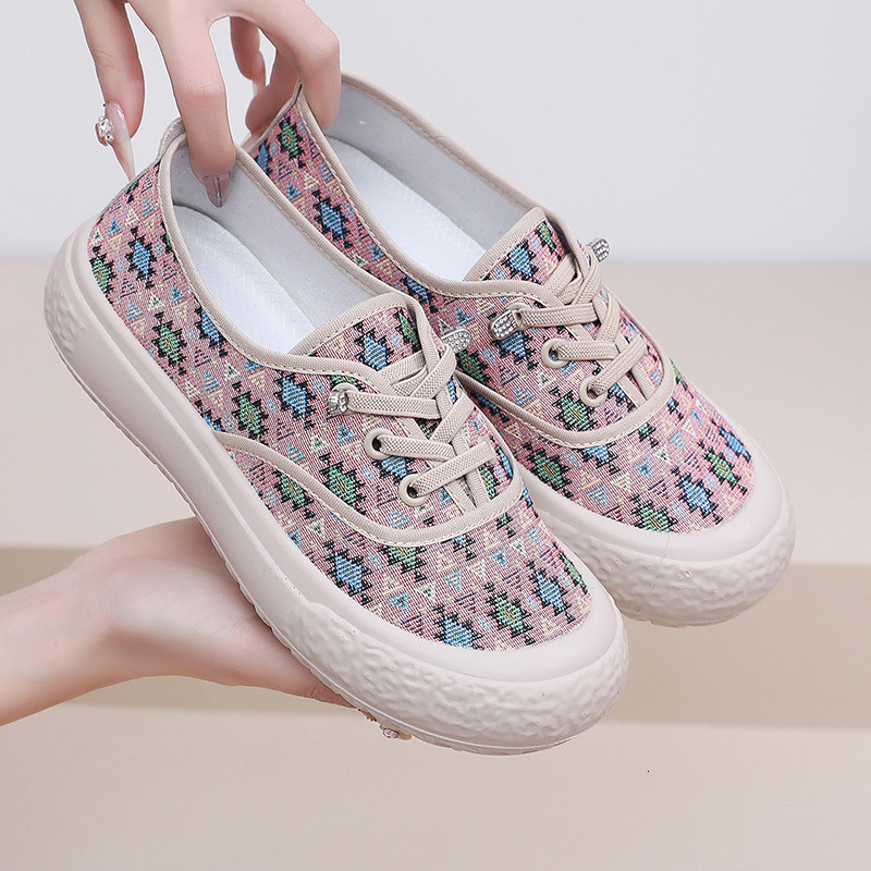 Old Beijing Spring Women's New Thick Sole Canvas Shoes Fashionable and Casual One Step Fishing Shoes Breathable Soft Sole Lazy Shoes