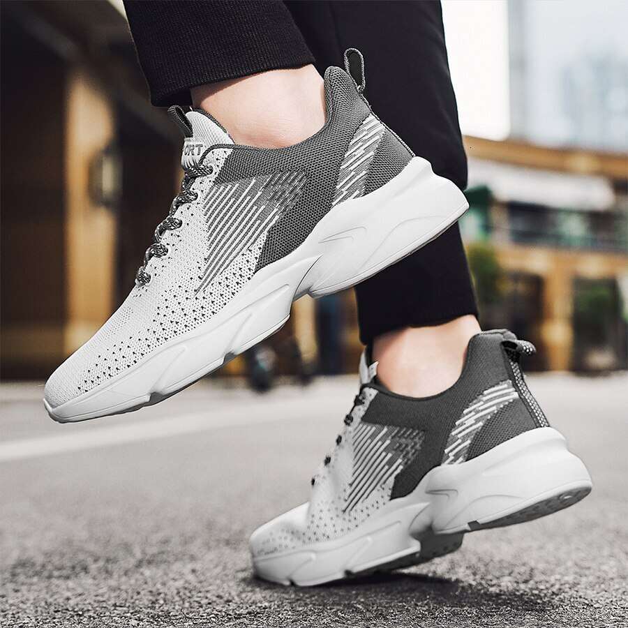Athletic Running Shoes for Men Walking Jogg ing Fas hion Sneakers Lightweight Breathable Flyw oven Mesh Sport Shoe Lace Up
