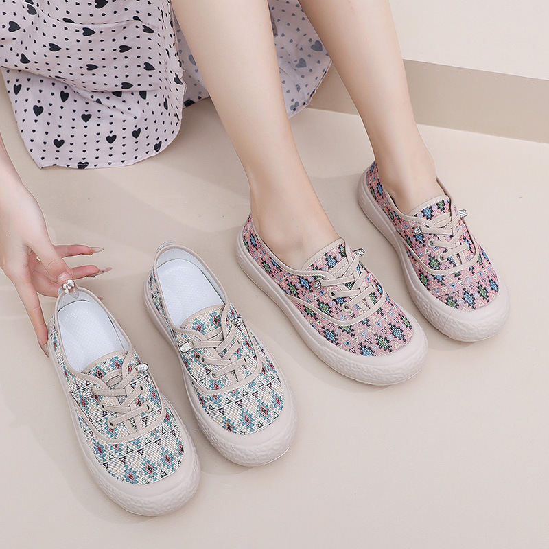 Old Beijing Spring Women's New Thick Sole Canvas Shoes Fashionable and Casual One Step Fishing Shoes Breathable Soft Sole Lazy Shoes