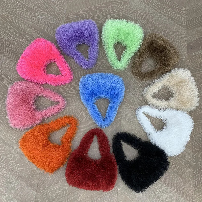 Solid color faux fur womens fur shoulder bag sweet winter plush womens handbag simple womens underwear bag wallet clutch 240923