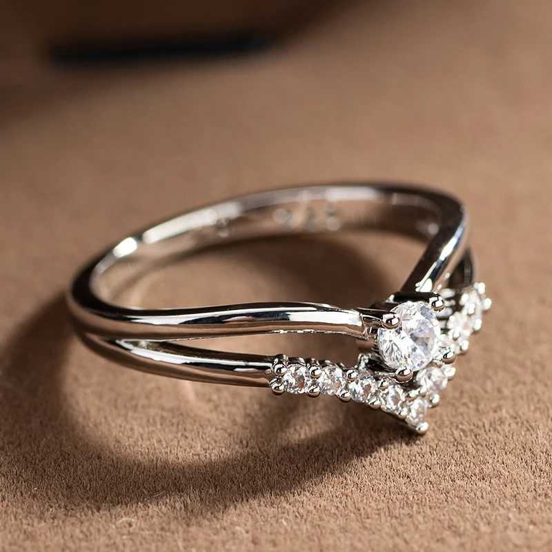 New Silver Color Cubic Zircon Engagement Classic Rings for Women Elegant gift Hot Sale Simple Rhainstone ring jewelryX240926
