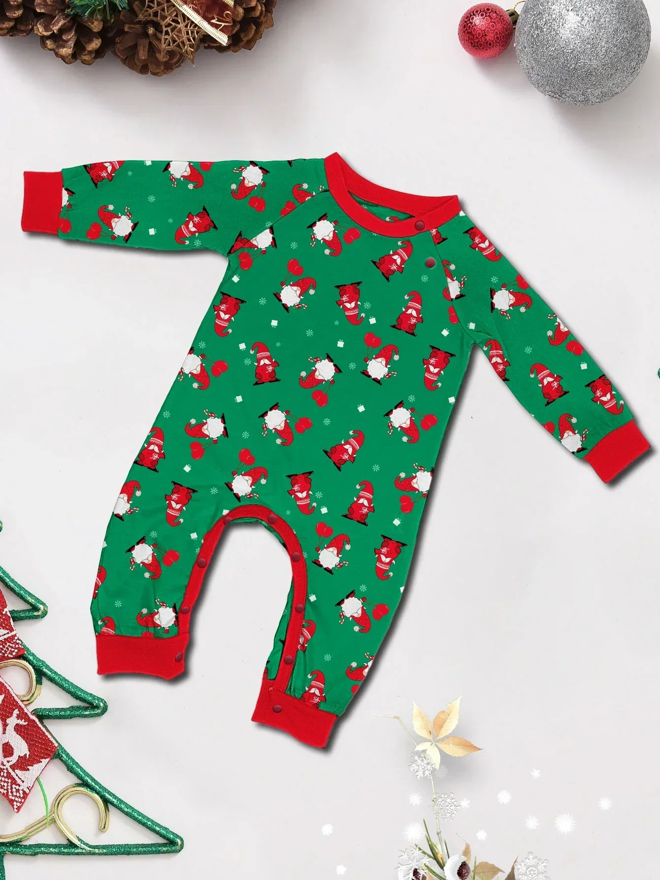 Santa Claus print family matching set soft and cute womens clothing mens clothing girls Christmas pajamas set baby and dog jumpsuit Christmas pajamas 