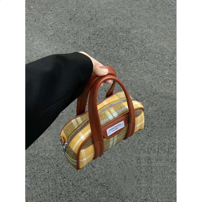 autumn and winter retro fashion trend all-in-one portable full-color flat single shoulder cross body canvas bag 240920 99ce 4